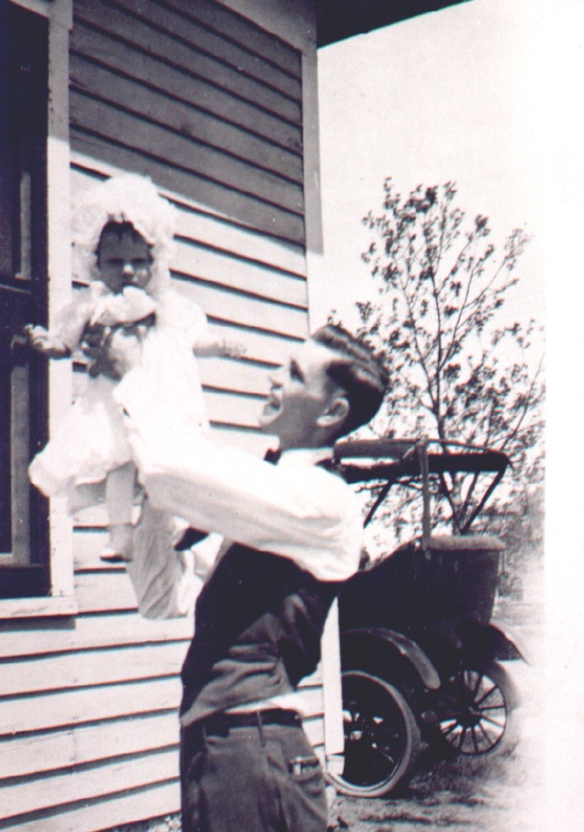 1926-MaryHelen-Father-Clyde-Blevens.jpg